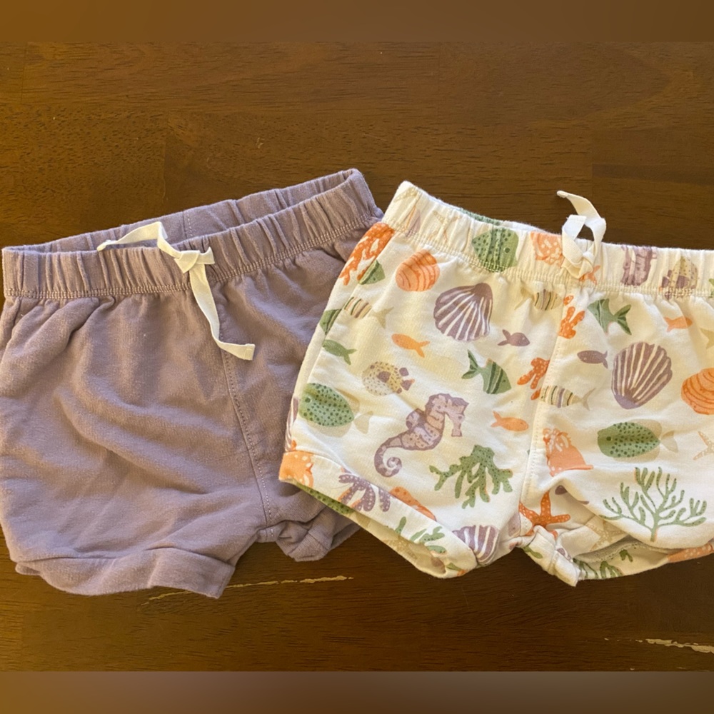 Carters Little Planet baby shorts 18m